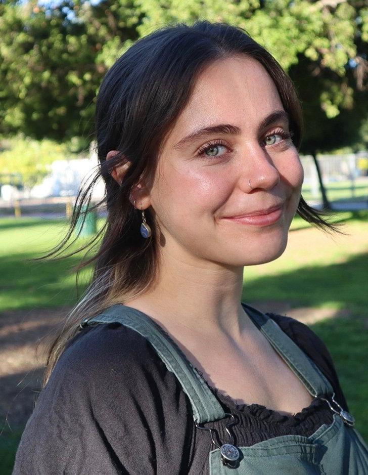 portrait of student Lily Borak on the Pitzer Mounds